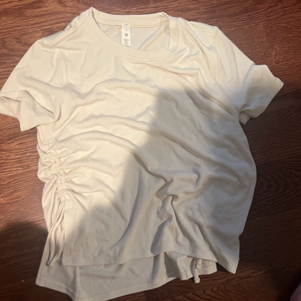 super cute white luily lemon cropped tee new without tags